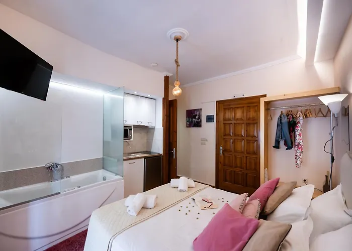 Lefkas City Apartments & Suites